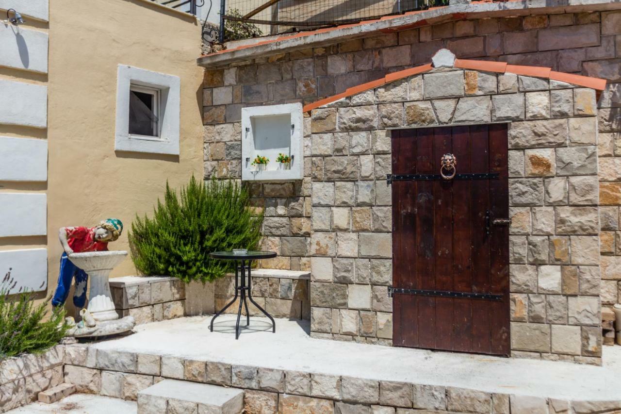 Sunny Nest Apartments Kotor Eksteriør bilde